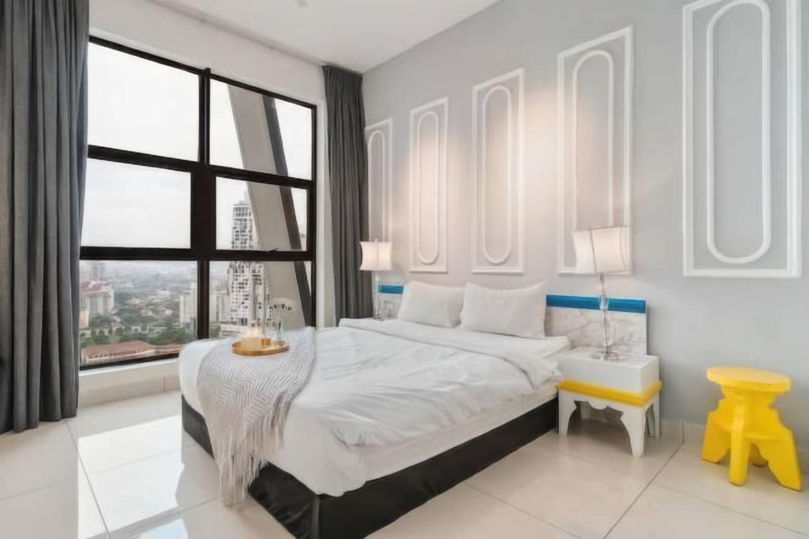 Desk, laptop workspace, free WiFi, bed sheets