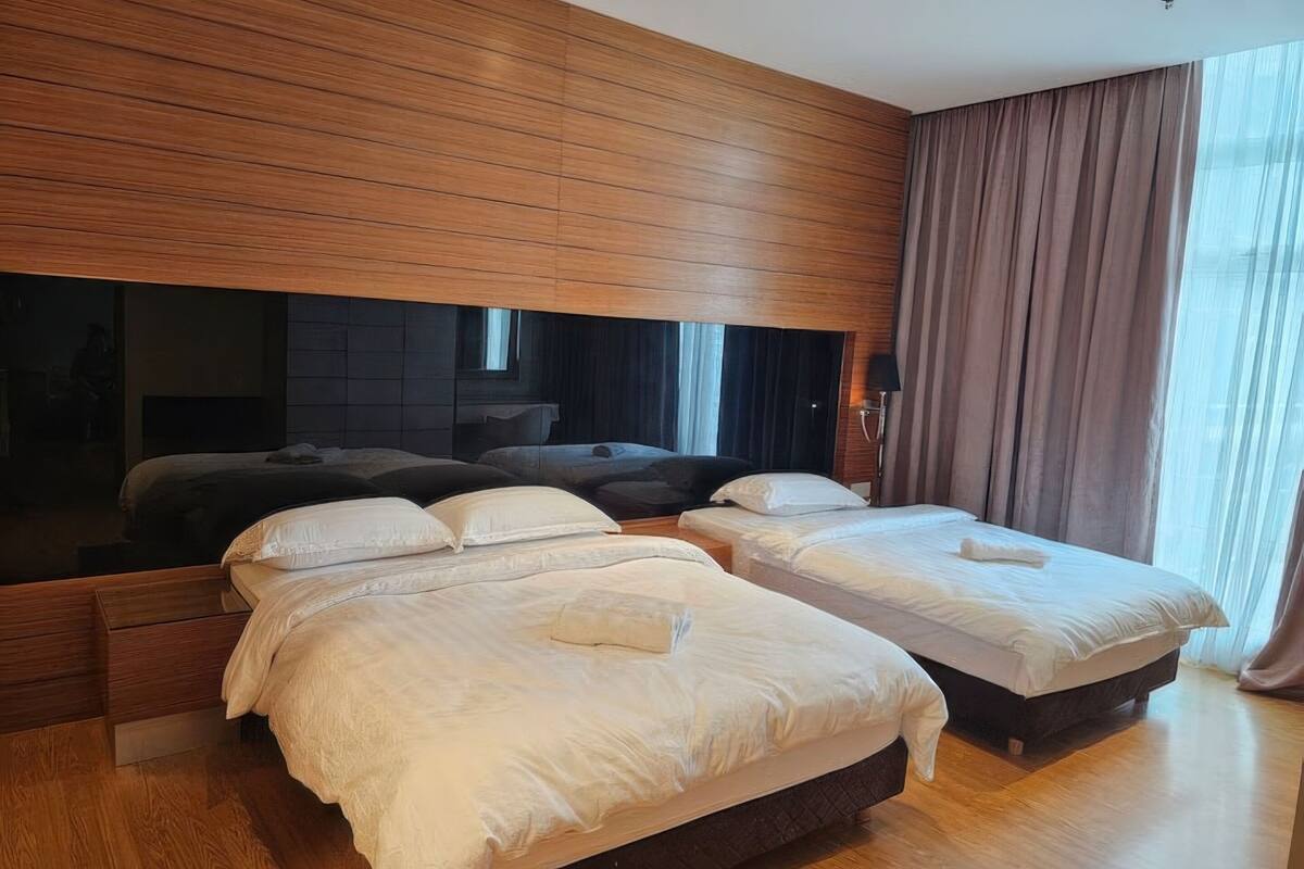 Deluxe Apartment, 2 Bedrooms, Balcony, City View | Free WiFi