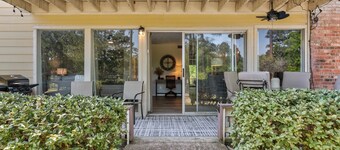 New Listing! Cozy 2-bedroom 3-bath condo on hole 3 of Rayburn Country Club