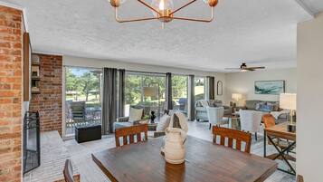 TV connectée, cheminée