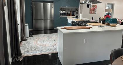 Charming 2-bedroom house with WiFi, AC in welcoming Monroe