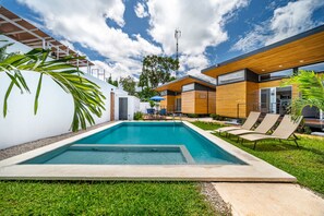Pool - Peaceful condo with pool access, outdoor grill area, WiFi & central AC (Playas del Coco)