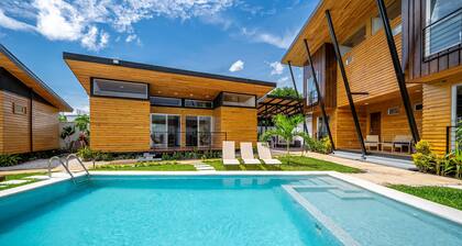 Peaceful condo with pool access, outdoor grill area, WiFi & central AC