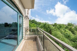Queen Room with Balcony | Balcony