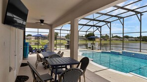 Unclassified image, 3 of 39, button