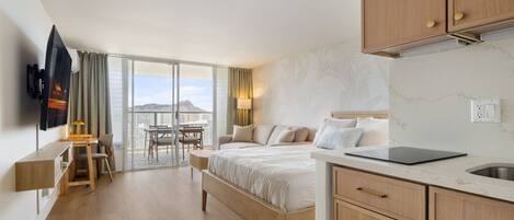 Desk, iron/ironing board, WiFi, bed sheets