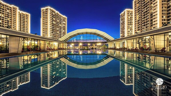 Indoor pool, outdoor pool