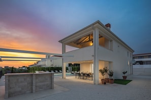 Outdoor dining - Villa Ivona di San Lorenzo Private Pool (Sveti Lovrec)