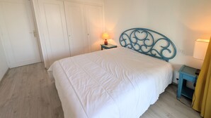 Unclassified image, 4 of 13, button - Ref COLLINE by Palmes d Or Properties (Golfe Juan)
