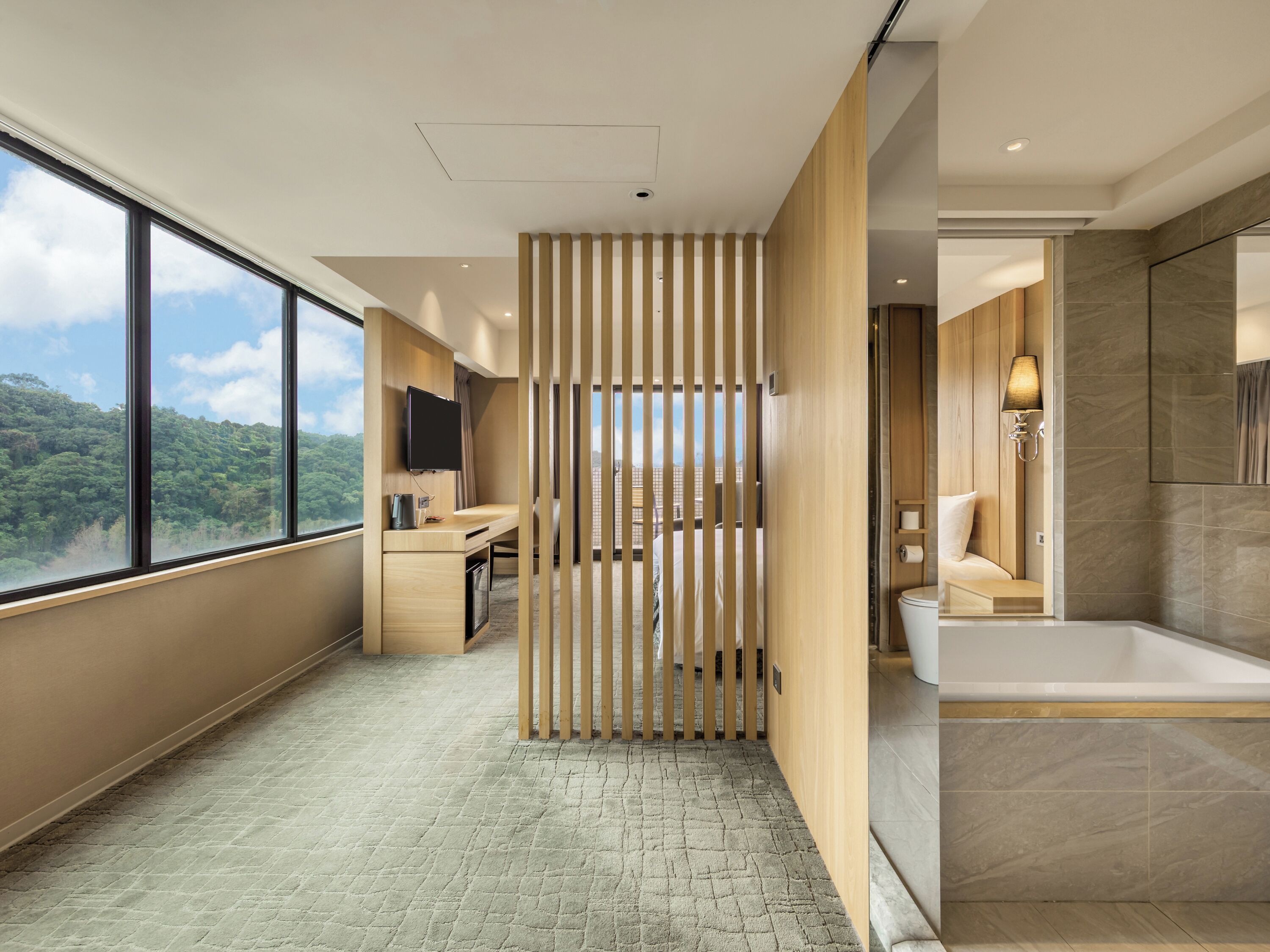 Deluxe Room | Soundproofing, free WiFi, bed sheets