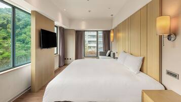 Classic Double Room, Balcony | Soundproofing, free WiFi, bed sheets