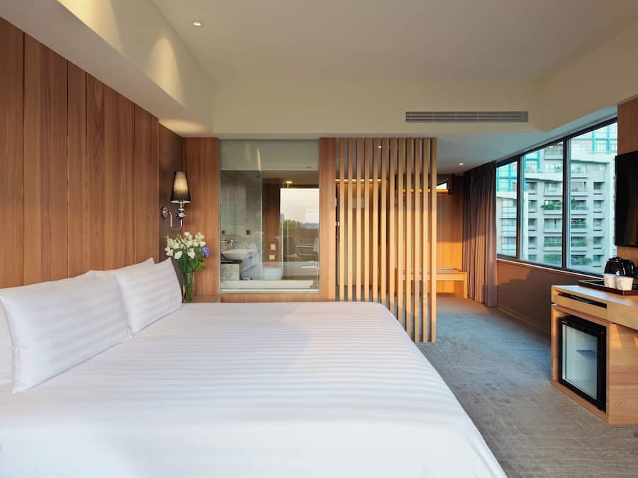 Quarto luxo | Wi-Fi de cortesia, roupa de cama