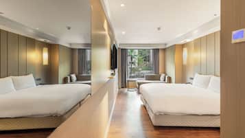 Accessible Double Room | Soundproofing, free WiFi, bed sheets