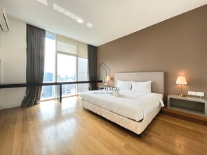Superior Apartment, 3 Bedrooms, City View