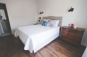 3 chambres, fer et planche à repasser, Wi-Fi, draps fournis