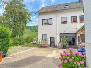 Exterior - Stay at the wine-farmer, directly at the Moselle (Trittenheim)
