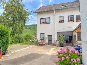 Exterior - Stay at the wine-farmer, directly at the Moselle (Trittenheim)