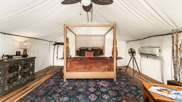 1 slaapkamer, een bureau, wifi, beddengoed