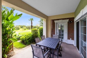 Outdoor dining - Elegant luxury condo close to Disney and Universal parks (Reunion)
