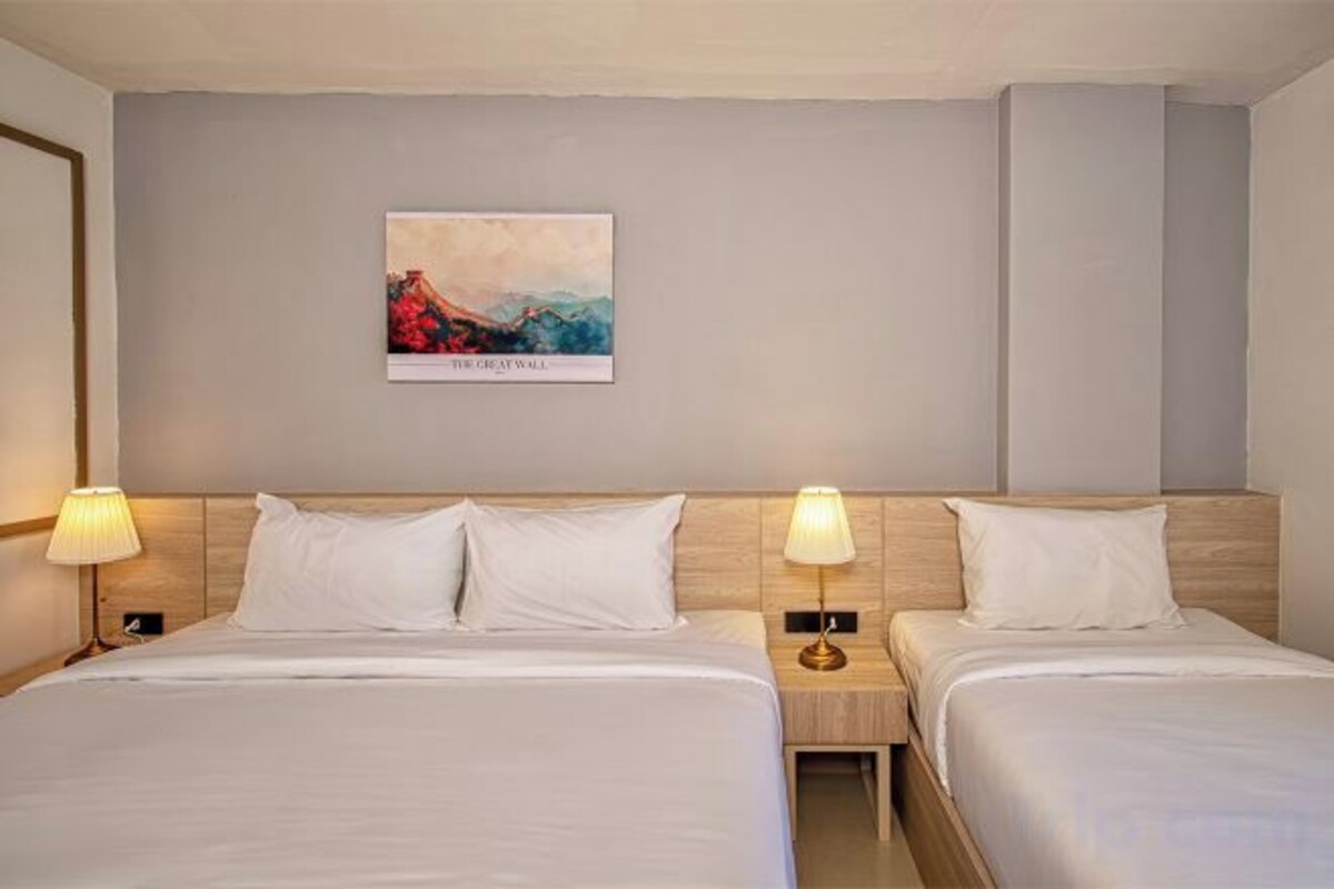 Blackout curtains, free WiFi, bed sheets