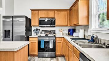 Micro-ondas, fogão, cooktop, lava-louças