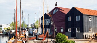 Spacious cosy lodge on a quiet forest park