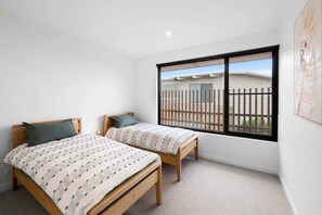 4 chambres, fer et planche à repasser, Wi-Fi, draps fournis