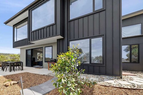 Self Contained Studio I Ocean Views