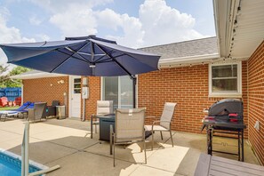 Outdoor dining - Dayton Family Home w/ Game Room: Walk to City Park (Dayton)