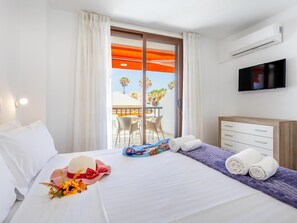 2 bedrooms, iron/ironing board, internet, bed sheets