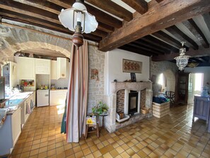 Microondas, horno, parrilla de estufa y lavavajillas 