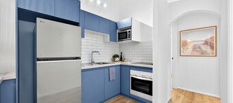 Bright 2-Bed Unit Near Scarborough Beach