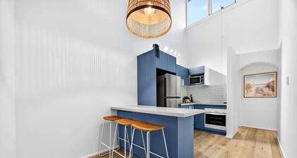 Bright 2-Bed Unit Near Scarborough Beach