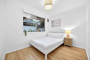 2 habitaciones, tabla de planchar con plancha, wifi y ropa de cama 