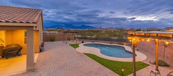 "Charming Escape - Stunning House a La Fortaleza del Canyon a Tranquil Sahuarita