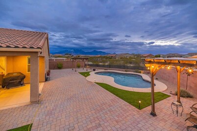 "Charming Escape - Stunning House a La Fortaleza del Canyon a Tranquil Sahuarita