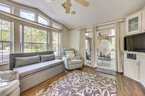 TV - Steps to Lake Kerr: Home w/ Pool & Hot Tub Access! (Salt Springs)