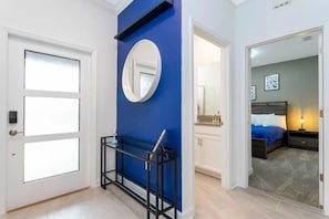4 habitaciones, tabla de planchar con plancha, wifi y ropa de cama