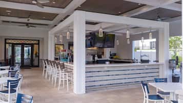 Bar (en la propiedad)