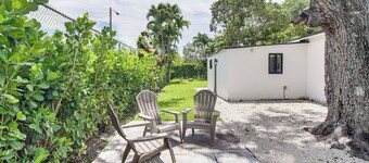 5 Mi to Beach: Group Getaway w/ Yard in Miami