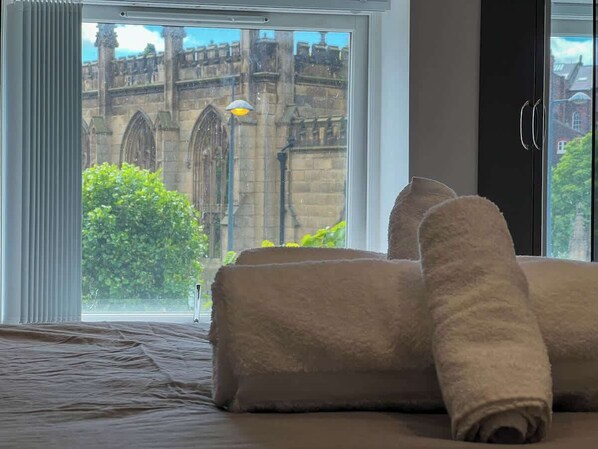 2 bedrooms, iron/ironing board, travel cot, WiFi