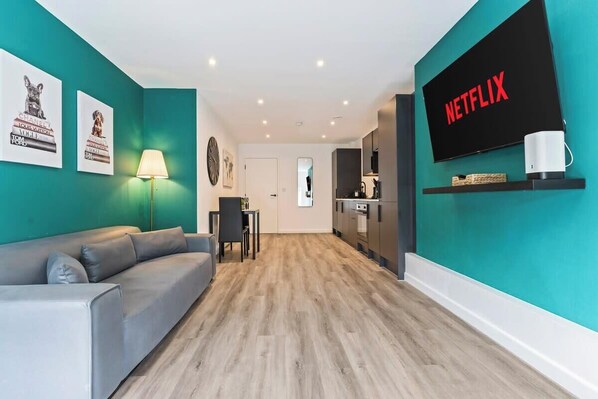 TV - Seven Suites | Bright and Spacious Home | Book Now (Merseyside)