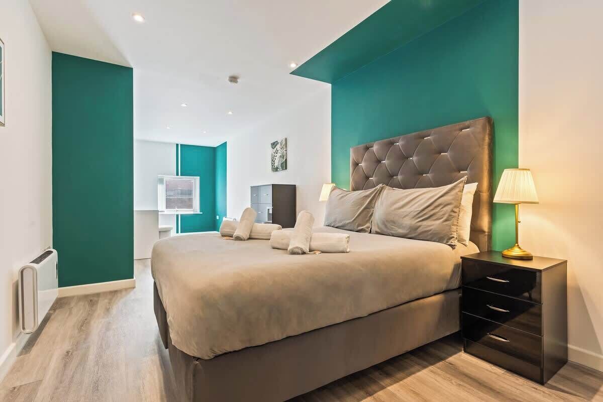 1 bedroom, iron/ironing board, travel crib, WiFi