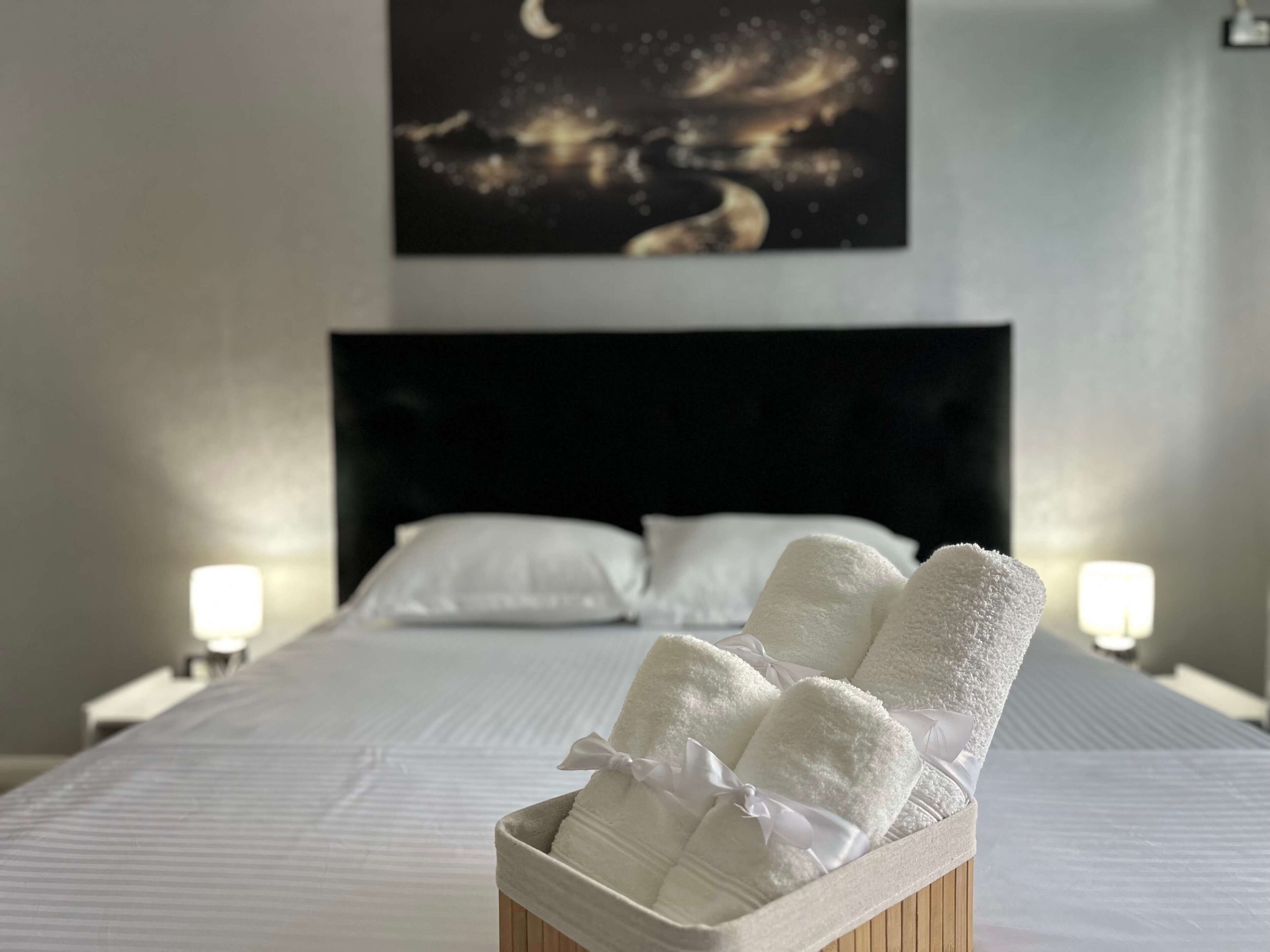 2 chambres, fer et planche à repasser, Wi-Fi, draps fournis