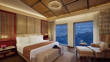 Deluxe Room, 1 King Bed (Deluxe Room)