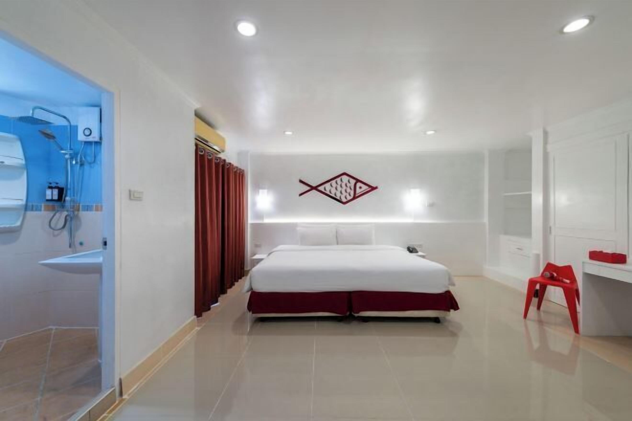 Free WiFi, bed sheets