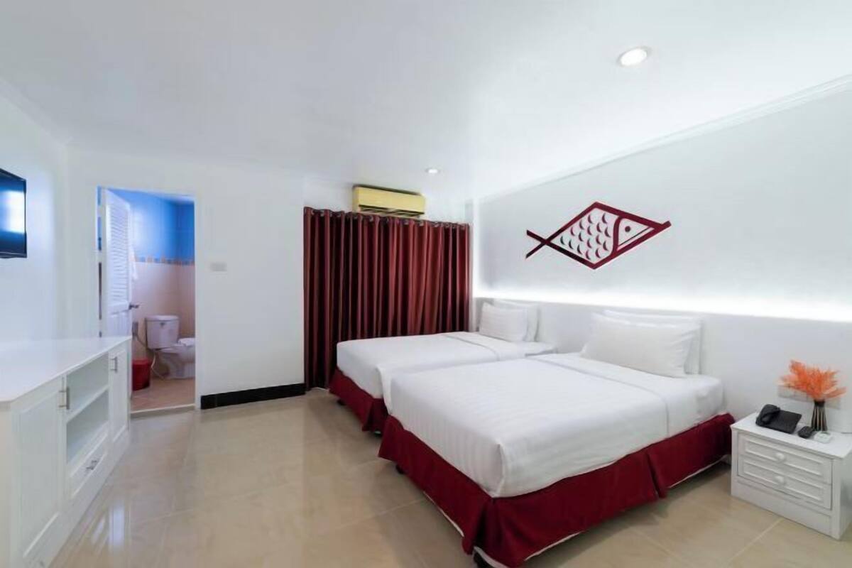 Free WiFi, bed sheets