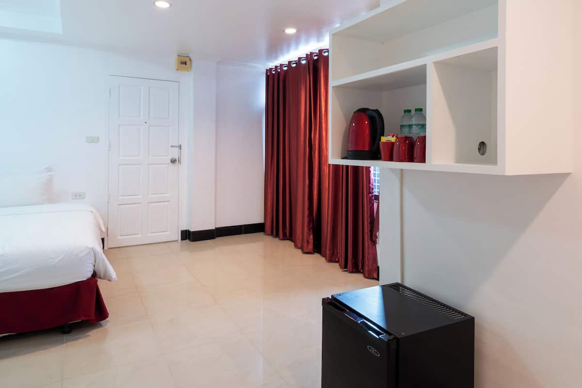 Monolocale, 1 letto king, vista piscina | Wi-Fi gratuito, lenzuola