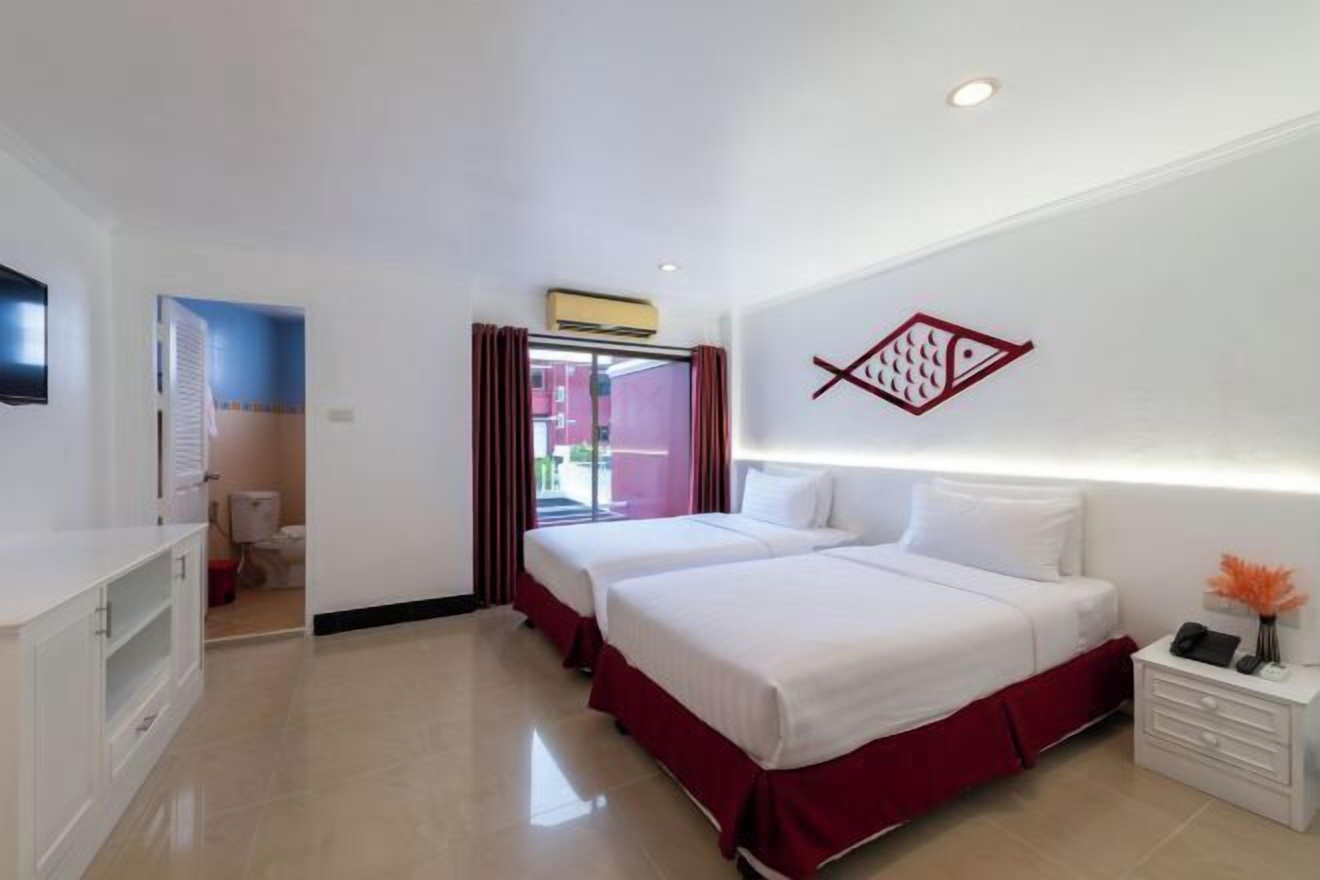 Free WiFi, bed sheets