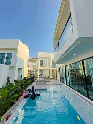 3 Außenpools, Cabañas (kostenlos), Liegestühle